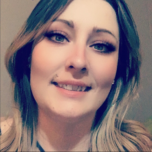 Meet your Posher, Jessi - Picture 3 of 3